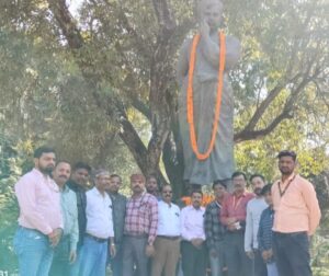 एनयूजे प्रयागराज ने आजाद की प्रतिमा पर माल्यार्पण कर दी श्रद्धाजँलि ==================== देशहित तथा निष्पक्ष पत्रकारिता ही सच्ची श्रद्धाजँलि- कुन्दन श्रीवास्तव ====================