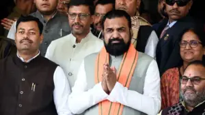 Bihar New CM LIVE: नीतीश कुमार आज मुख्यमंत्री पद से इस्तीफा दे दिया। इसके बाद अब बीजेपी विधायक दल की बैठक शुरू होगी, जिसमें पार्टी ने सम्राट चौधरी को अपना नेता चुना है। NDA की बैठक में भी अब इसी नाम पर बिहार के नए सीएम पर मुहर लग जाएगी। इस लाइव ब्लॉग में पल-पल की अपडेट दी जा रही है।