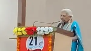 उप्र राजर्षि टंडन मुक्त विश्वविद्यालय के 21वें दीक्षा समारोह में राज्यपाल आनंदीबेन पटेल व अन्य ने 26 स्वर्ण पदक और 30,886 उपाधियां प्रदान कीं। देव इंद्रावती महाविद्यालय की रम्या सिंह को कुलाधिपति स्वर्ण पदक सहित कुल चार गोल्ड मेडल मिले।